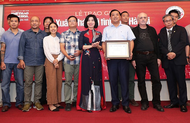 Phó Chủ tịch Phùng Thị Hồng Hà dự trao giải thưởng Bùi Xuân Phái - Vì tình yêu Hà Nội năm 2020